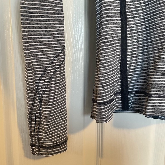 Lululemon🍋Sweater - Picture 5 of 11